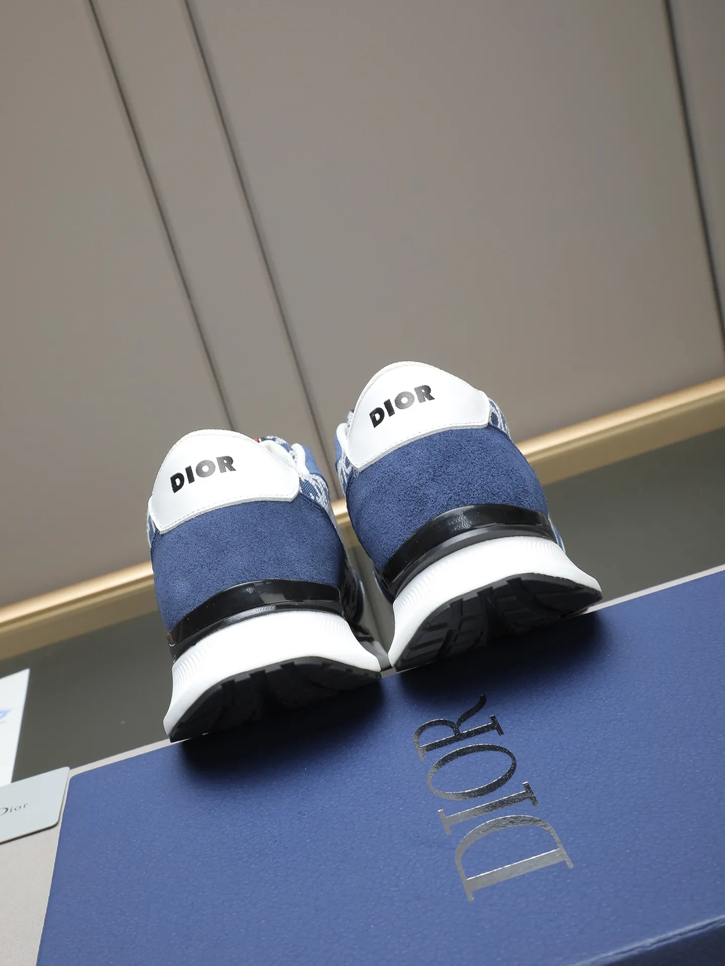 PP460 New Dior🆕The latest men's casual sports shoes, the upper is made of imported cowhide➕Dior's special material! Breathable sheepskin. The TPU blade base is lightweight and wear-resistant! Size:38-44 (45 customized)